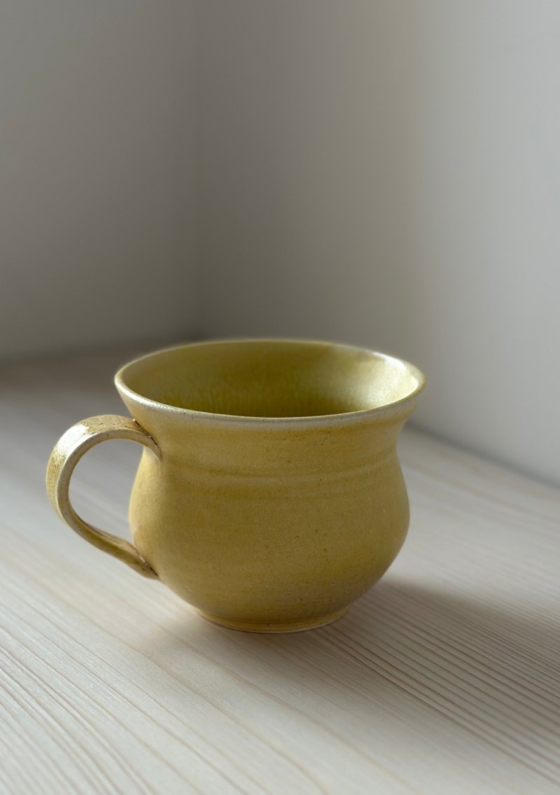 Handmade yellow mug 200ml - แก้วมัค/แก้วกาแฟ - ดินเผา สีเหลือง