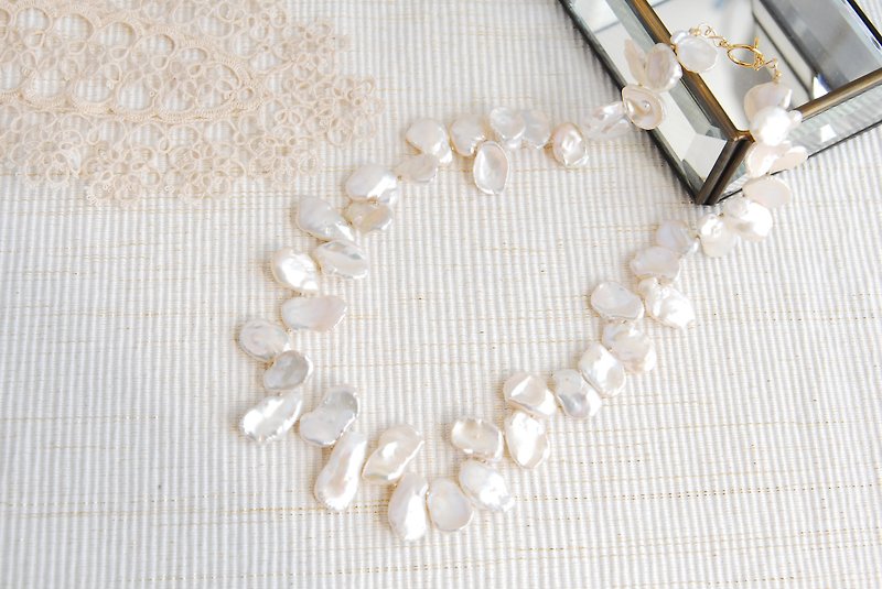 All petals Keshi Pearl gorgeous necklace 14 kgf - Necklaces - Pearl White