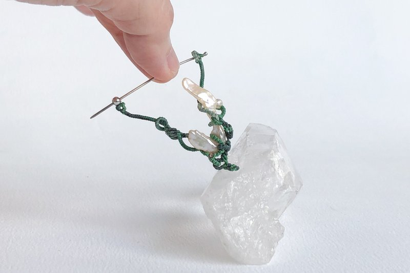 925 Sterling Silver Freshwater Pearl Braided Brooch Ear Pin Dual Purpose Green - Brooches - Silver Green