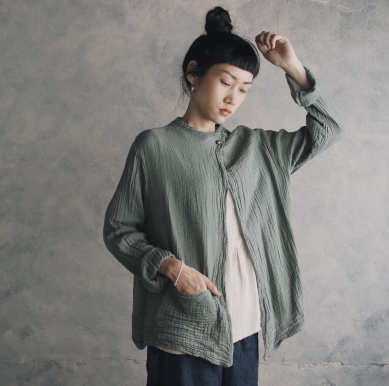 單釦鈴鐺披肩外套 灰綠 - 女大衣/外套 - 棉．麻 綠色