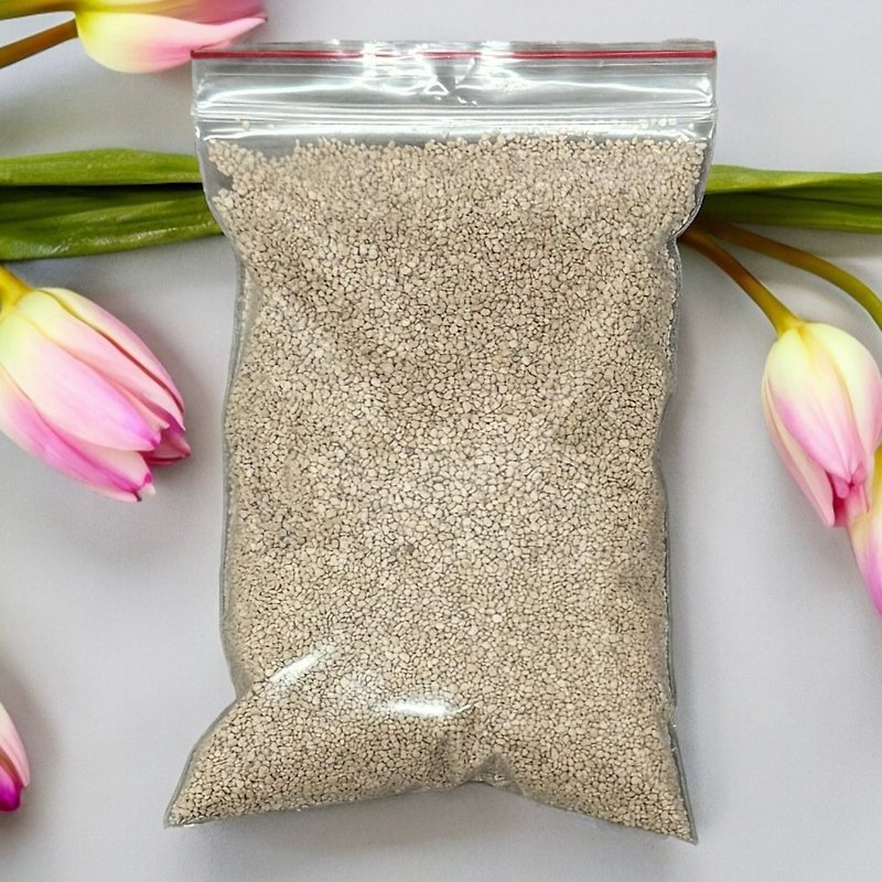 The refill pack of gallweed granules (pack) is suitable for dripping essential oils/fragrances on different plates in our hotel and diffusing them. - Fragrances - Other Materials White