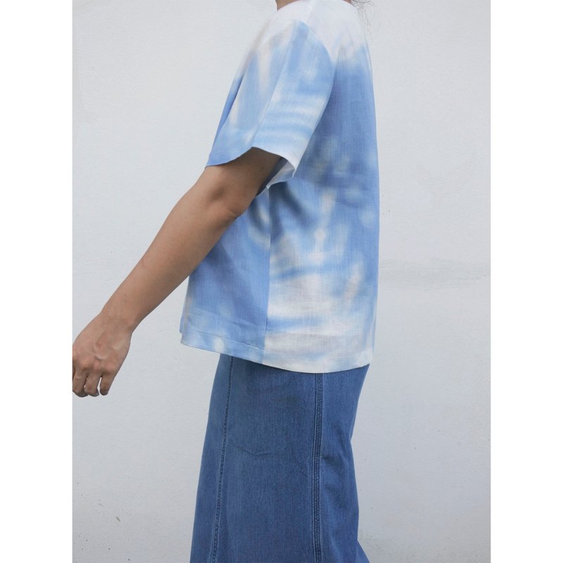 Linen | Round neck shirt, short sleeves, blue-white print - Women's Tops - Cotton & Hemp White