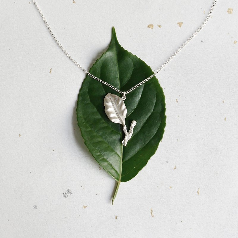 A leaf seen by the road-sterling silver necklace 925 silver necklace - Necklaces - Other Metals Silver