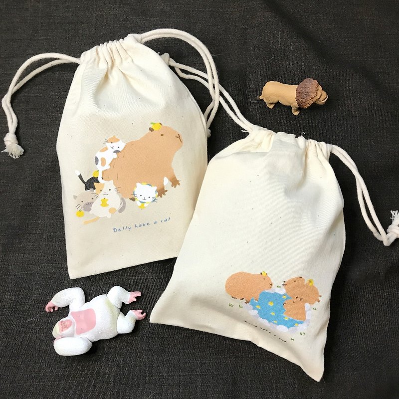 Drawstring bag | Delly Have A Cat capybara drawstring bag - กระเป๋าเครื่องสำอาง - วัสดุอื่นๆ 