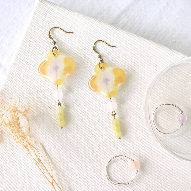 Flower collection book handmade earrings - brave white jade olive jade can be changed - ต่างหู - เรซิน สีเหลือง