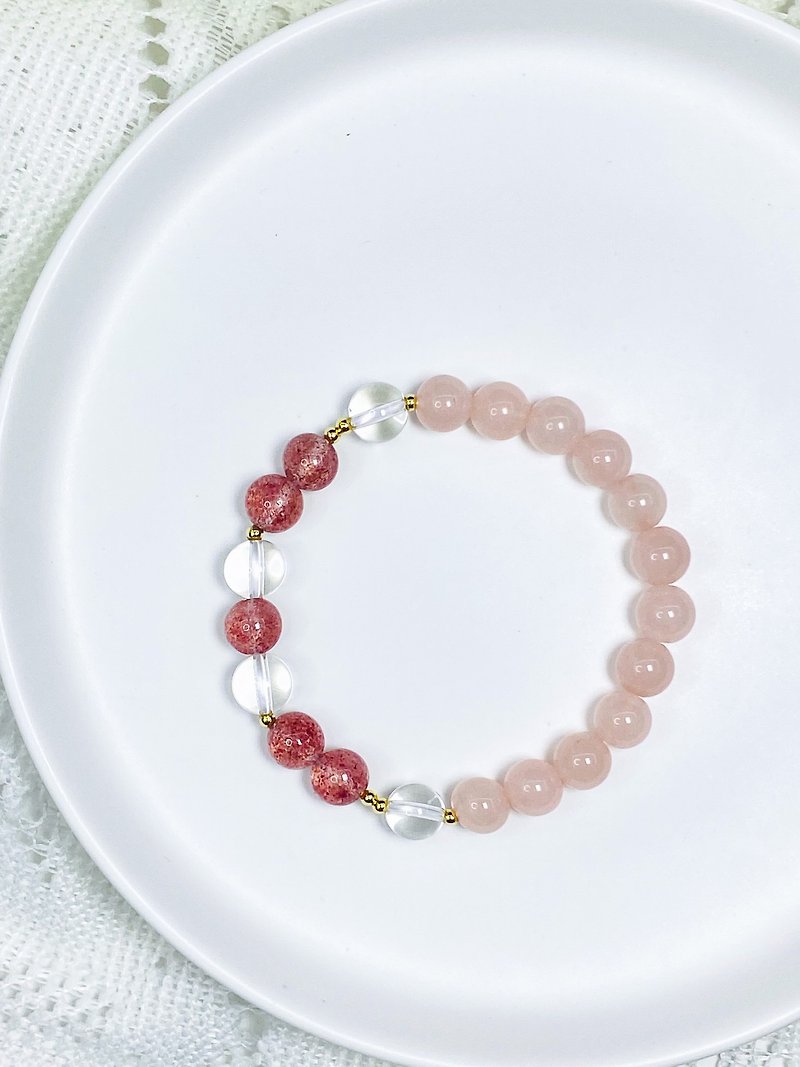 Strawberry Crystal White Crystal Pink Crystal 14KGF Bracelet - สร้อยข้อมือ - คริสตัล หลากหลายสี