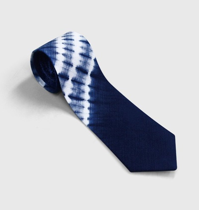 Blue dyed tie - เนคไท/ที่หนีบเนคไท - ผ้าฝ้าย/ผ้าลินิน สีน้ำเงิน