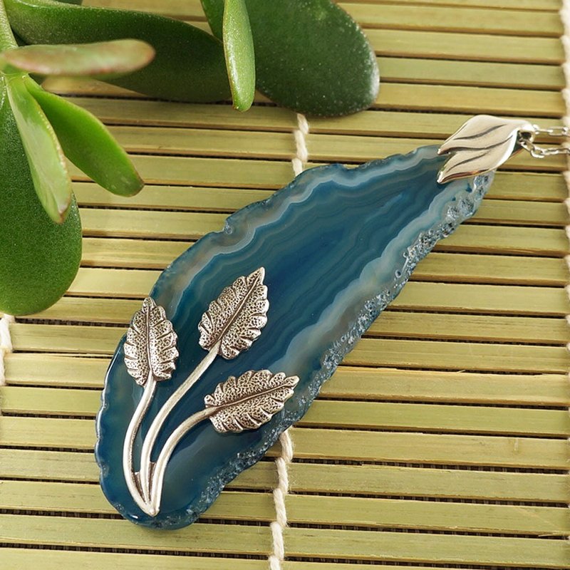 Green Blue Teal Agate Slice Slab Silver Leaf Pendant Necklace Woman Jewelry Gift - 項鍊 - 半寶石 綠色