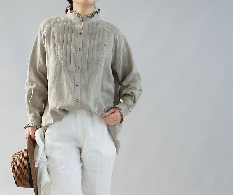 wafu  Linen blouse / tops / shirts / long sleeve / frill / beige t033b-amn1 - เสื้อเชิ้ตผู้หญิง - ผ้าฝ้าย/ผ้าลินิน สีกากี