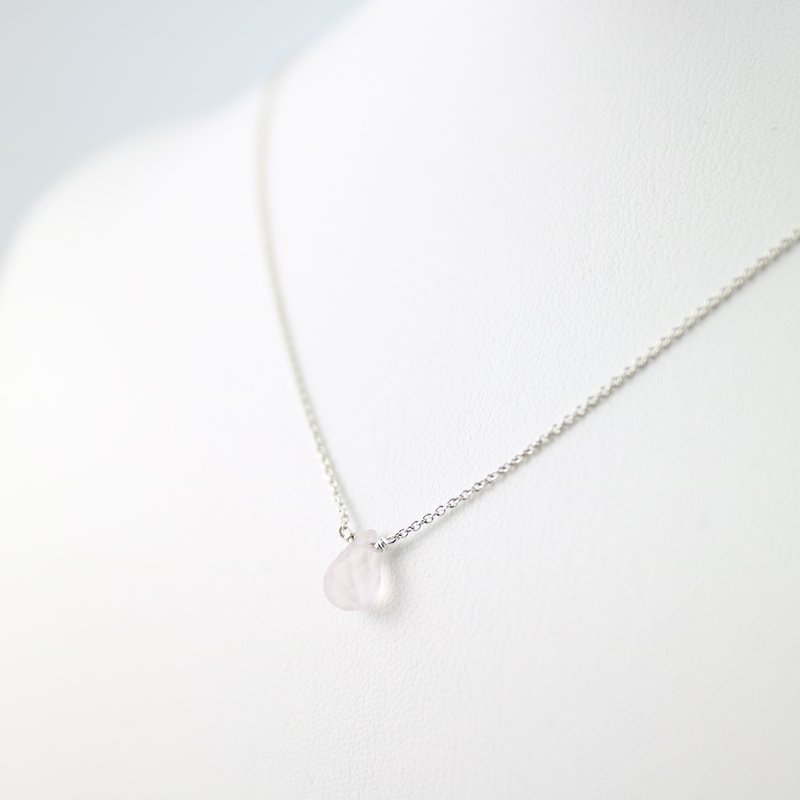 Drop-shaped pink crystal 925 sterling silver necklace - สร้อยคอ - เครื่องเพชรพลอย สึชมพู