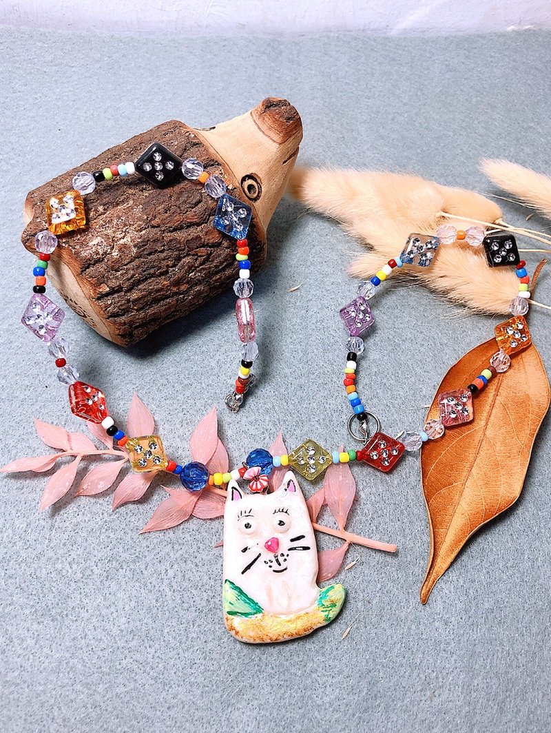 偷笑貓 手作黏土項鍊 陶土 手繪捏製 鋼絲線不銹鋼釦 串珠 - 項鍊 - 黏土 白色