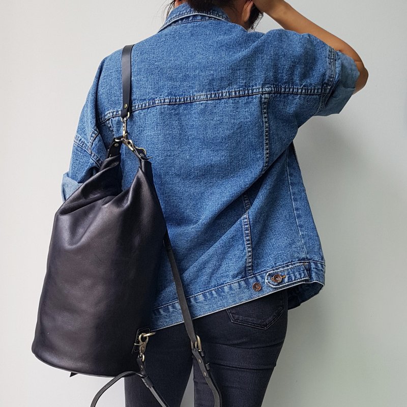 GENUINE LEATHER ROLL TOP LARGE CAPACITY BUCKET BAG (10L) - A37L - 束口袋/束口背包/水桶包 - 真皮 黑色