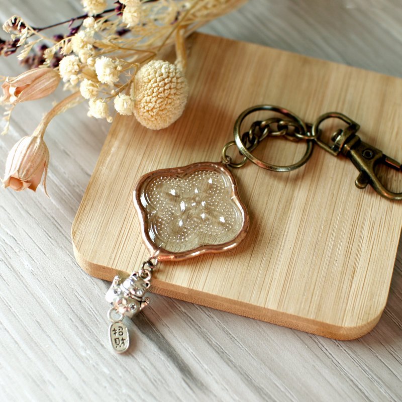 Begonia Glass Lucky Cat Key Ring/Charm - Charms - Other Materials Multicolor