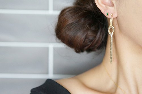 Ostara 【NOBLE】14KGF Knot Stud Earrings