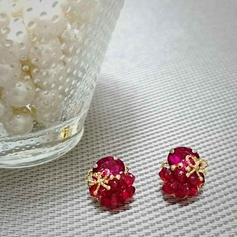 Red petit size earrings - ต่างหู - โลหะ สีแดง