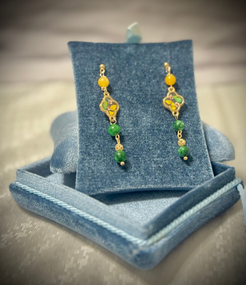 Crystal Collection - Dried Flower and Gemstone Dangle Earrings - ต่างหู - คริสตัล หลากหลายสี