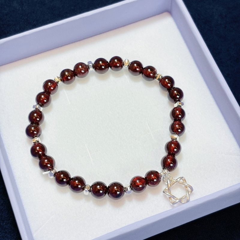 stars. High quality red garnet bracelet - สร้อยข้อมือ - เครื่องประดับพลอย สีแดง