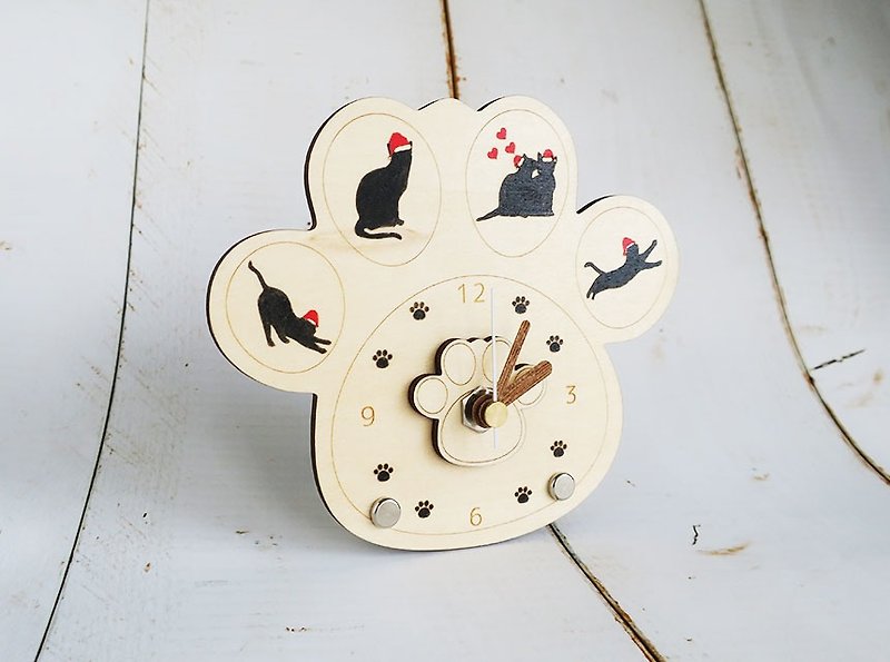 Christmas cat paws clock Gift wrapping Christmas Gift - นาฬิกา - ไม้ สีนำ้ตาล