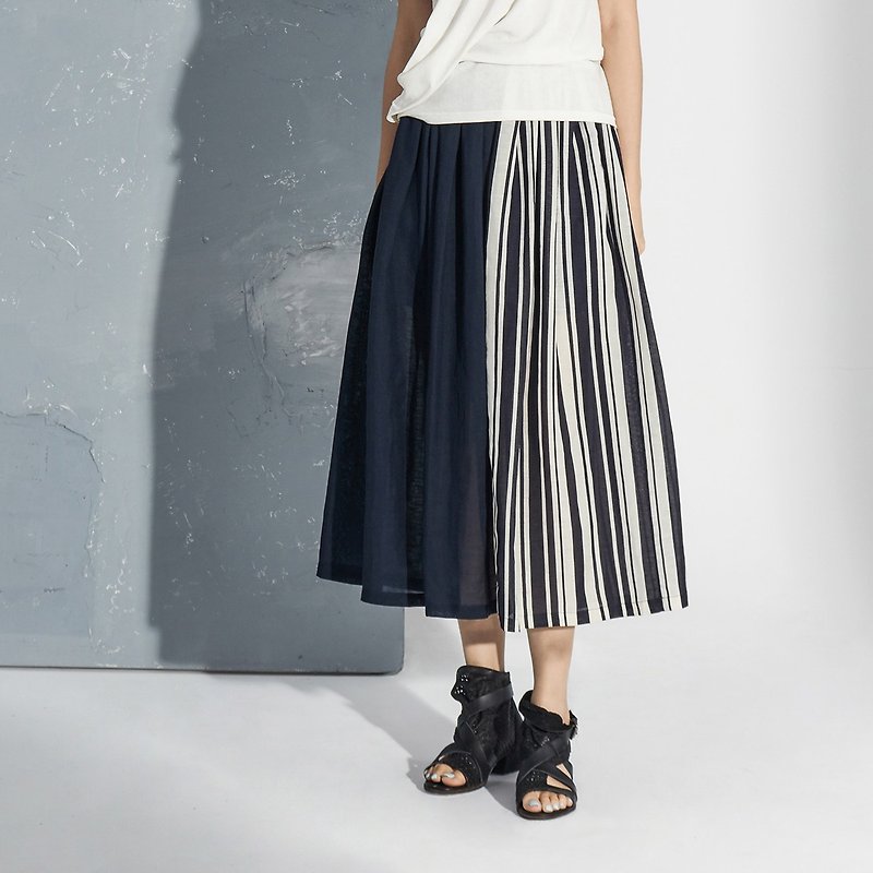 【In stock】Asymmetrical striped skirt - กระโปรง - ผ้าฝ้าย/ผ้าลินิน สีน้ำเงิน