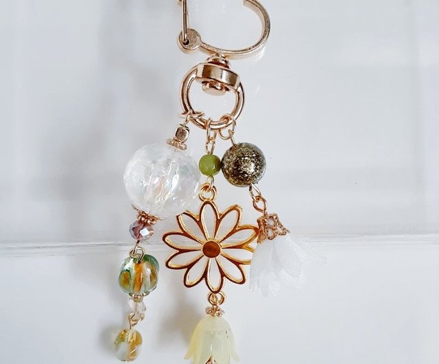 ウサギ型ビーズチャーム クリーム色 【公式通販】