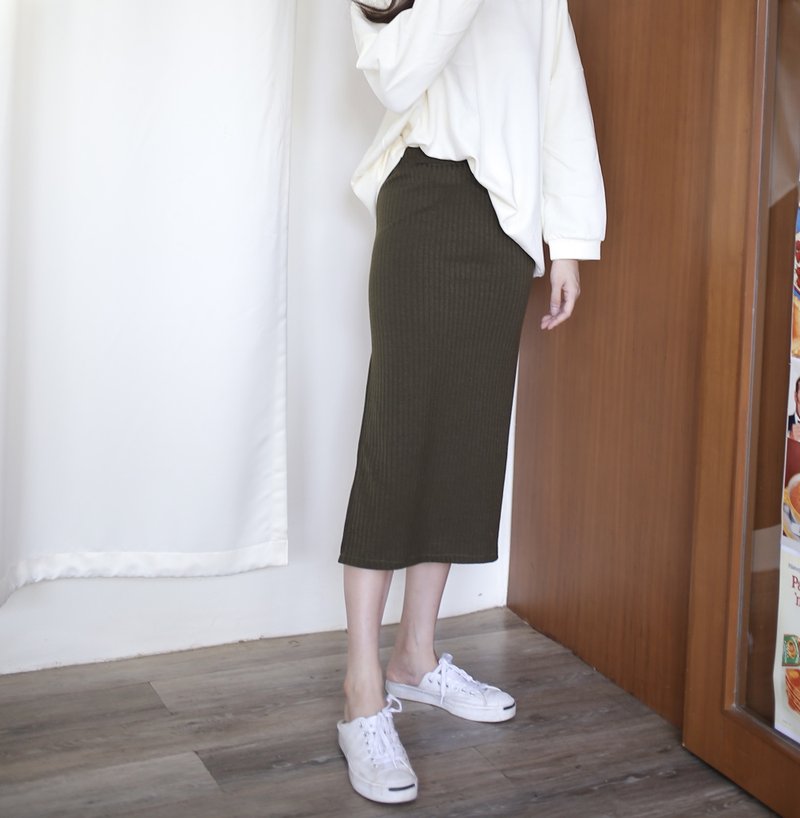 Tulip skirt - Olive - กระโปรง - เส้นใยสังเคราะห์ สีใส