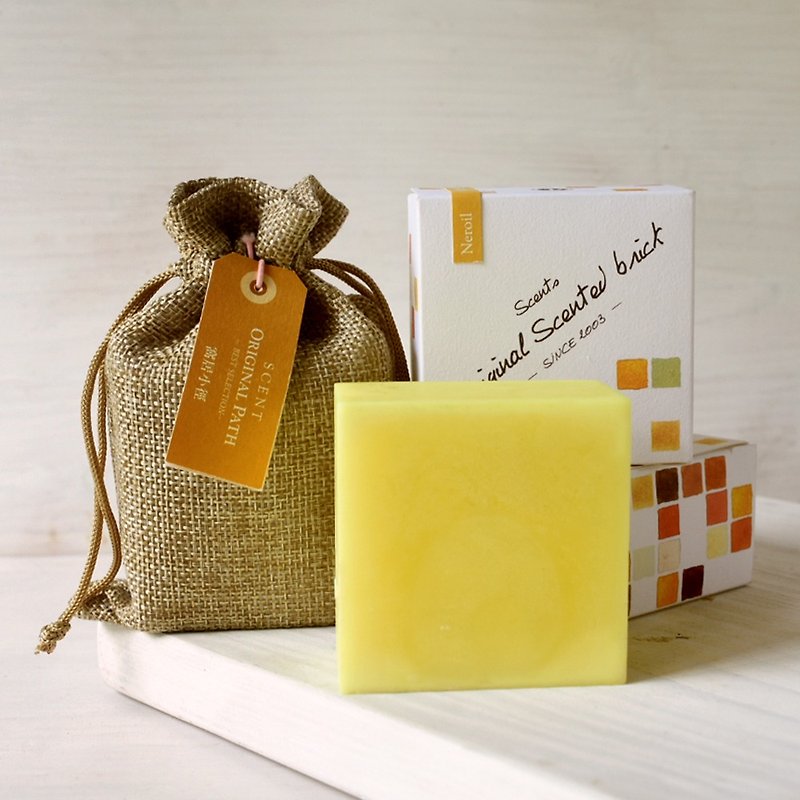 Elegant floral scent │ Huajian Qinghuang essential oil fragrant brick │ handmade │ suitable for babies - Fragrances - Wax Yellow
