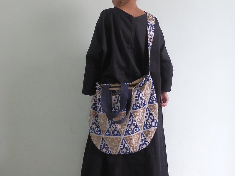 3way round bag made from pattern / blue - Messenger Bags & Sling Bags - Cotton & Hemp Blue
