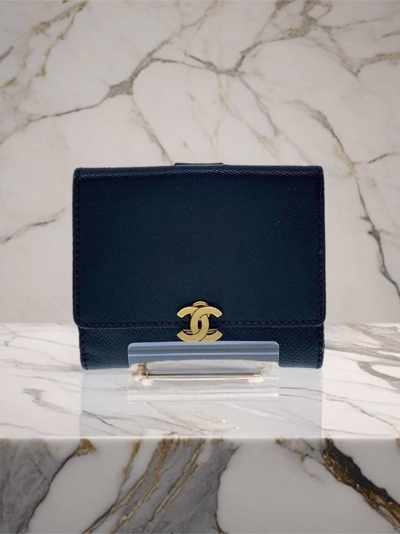 【LA LUNE】Rare second-hand Chanel black leather gold buckle short clip small Silver wallet clutch bag - Messenger Bags & Sling Bags - Genuine Leather Black