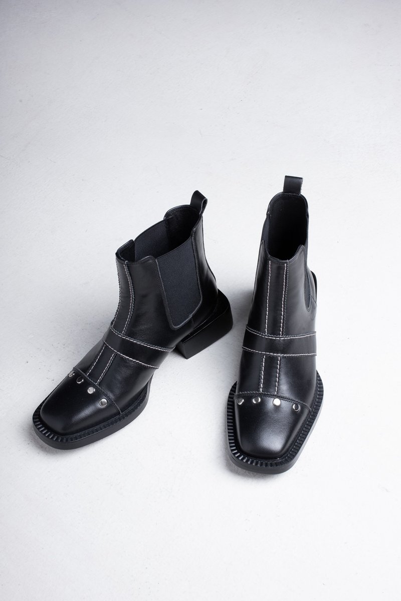 PLACEBO BLACK CROSS BOOT - รองเท้าบูทสั้นผู้หญิง - หนังแท้ สีดำ