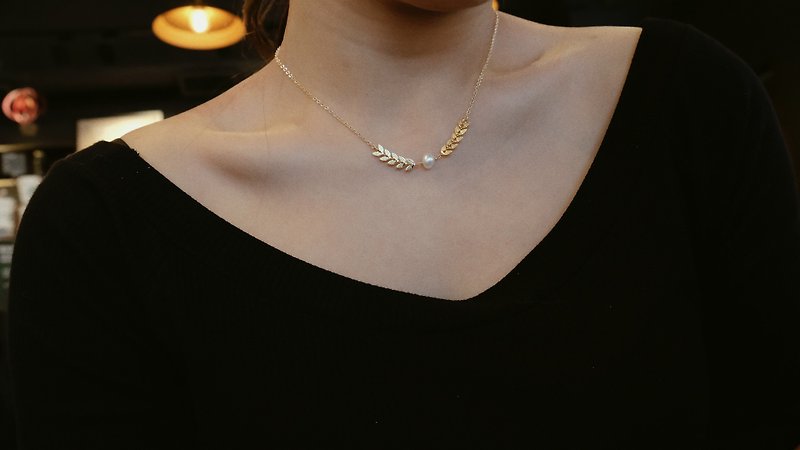 SYUAN JEWELRY |  Falling in love Plated 14k gold Design necklace - สร้อยคอ - ไข่มุก สีทอง