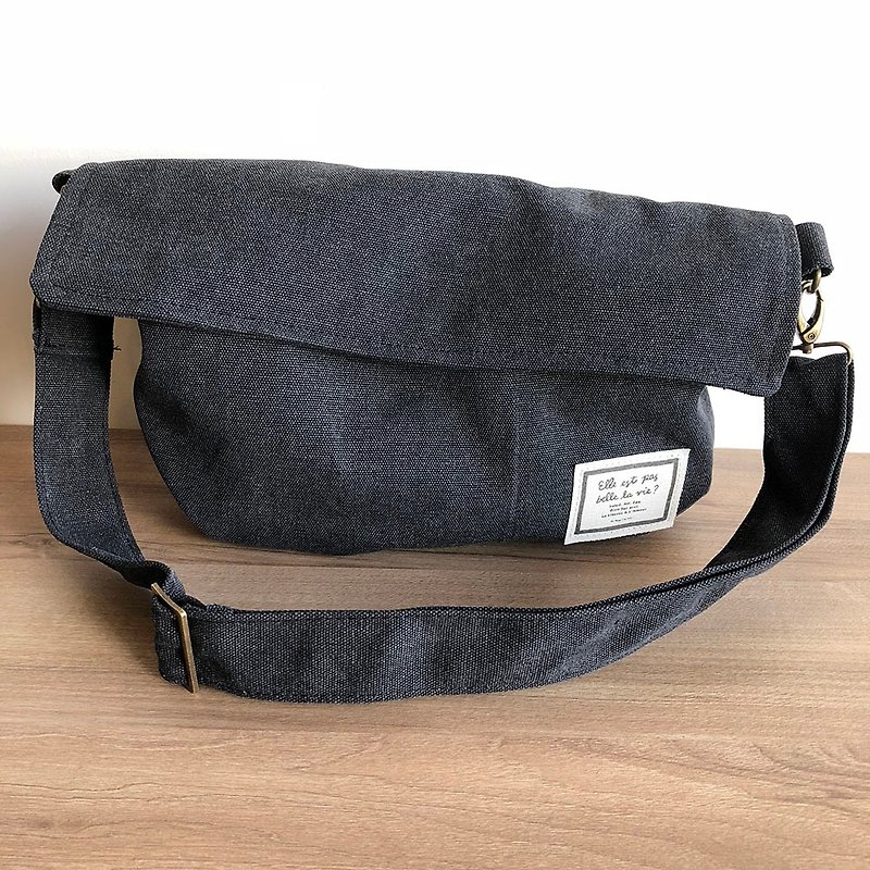FIFI Personality Messenger Bag-Washed Black - กระเป๋าแมสเซนเจอร์ - ผ้าฝ้าย/ผ้าลินิน 