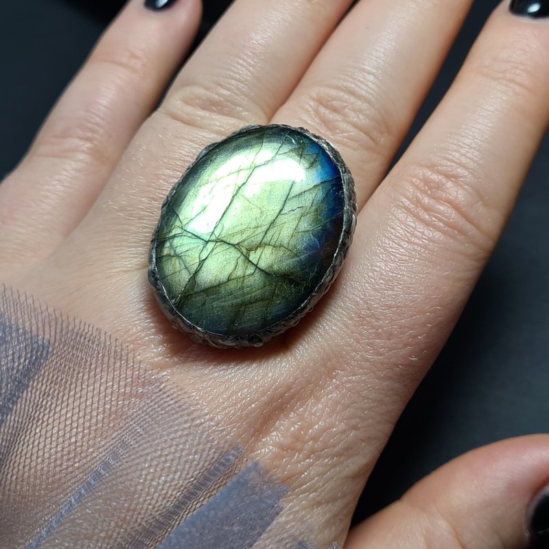 Labrodarite ring Big Massive Ring Luminous Ring Rainbow Ring - 戒指 - 石頭 綠色