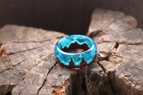 Green Wood Wood resin ring Midnight City with tiny landscapes glows in the dark