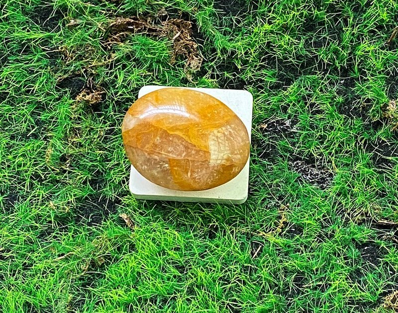 天然招財運橢圓形黃膠花水晶 療癒 開運水晶 旺事業 旺財運 - 擺飾/家飾品 - 水晶 多色