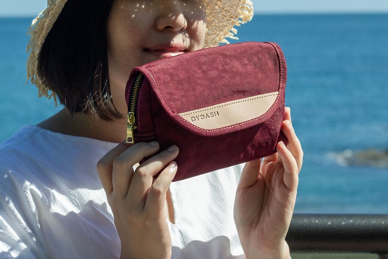 Portable Walking Bag/sling bag traveling/Taiwan-Made/waterproof nylon/Burgundy - กระเป๋าเครื่องสำอาง - หนังแท้ 