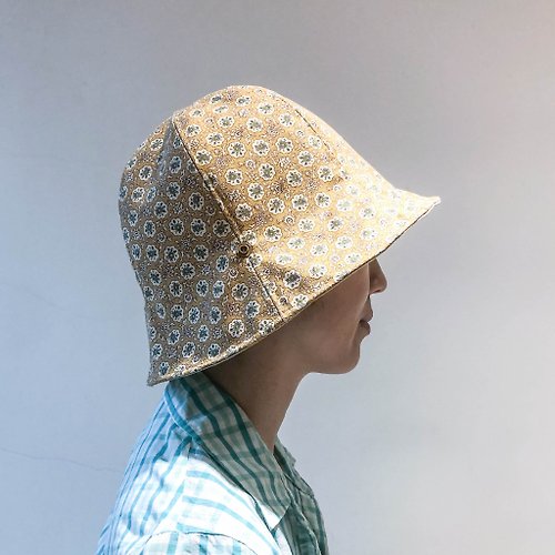 Miss pattern 雙面漁夫帽-黃碎花-訂製請提供頭圍並詳細閱讀訂製說明