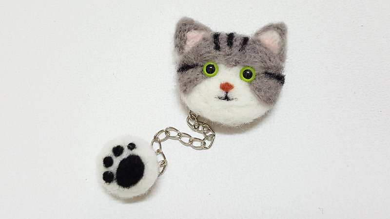 Original wool felt cat with meat ball embroidered pin black gray / coffee tiger section - Brooches - Wool 