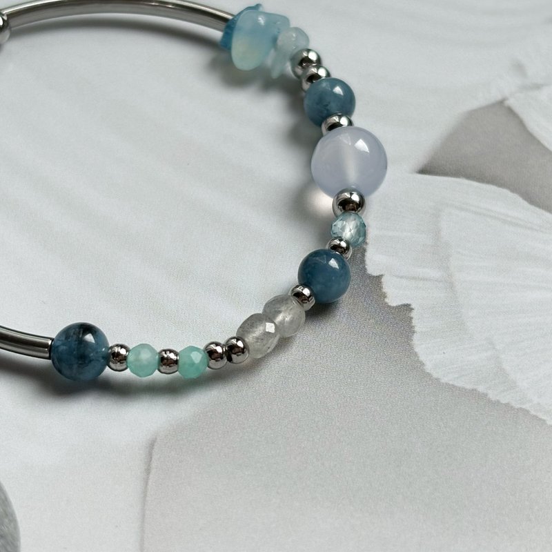 - Neptune- Handmade crystal mineral bracelet jewelry, self-confidence, communication, interpersonal relationships, wisdom and positive energy - Bracelets - Crystal Blue