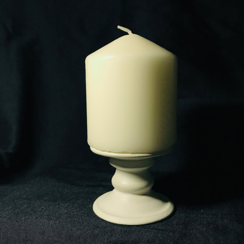 Déjà vu ceramics 白色燭臺礦石展示臺 - 香氛蠟燭/燭台 - 陶 白色