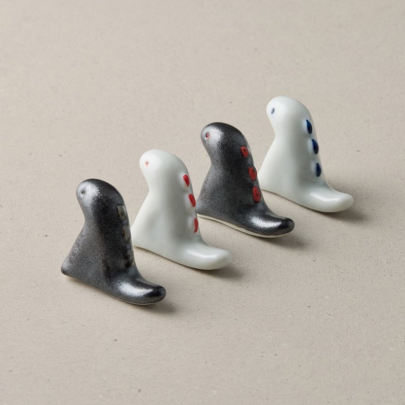 Japanese Mino-yaki - Beanie Tyrannosaurus chopstick holder set of four - ตะเกียบ - เครื่องลายคราม หลากหลายสี