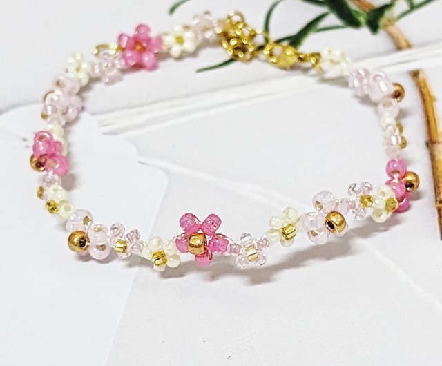 かぎ針編みのビーズの小さな花のビーズのブレスレット友情ブレスレット