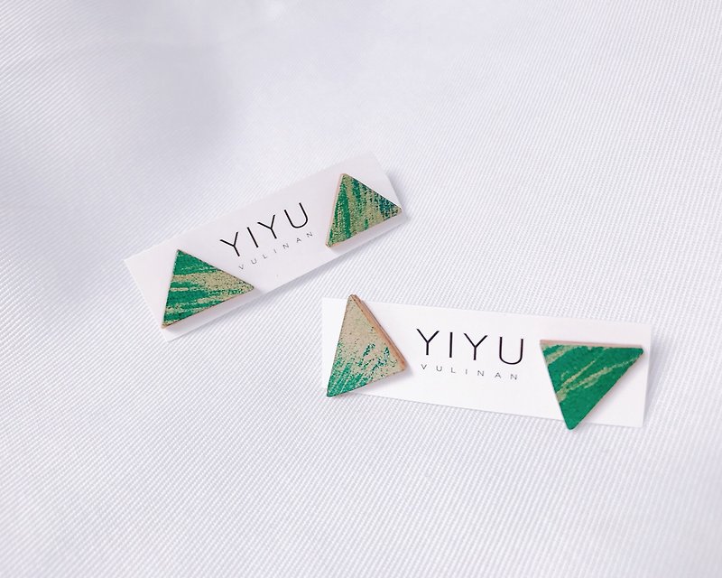 Handmade earrings leather hand dyed leather triangle earrings - Earrings & Clip-ons - Genuine Leather Green