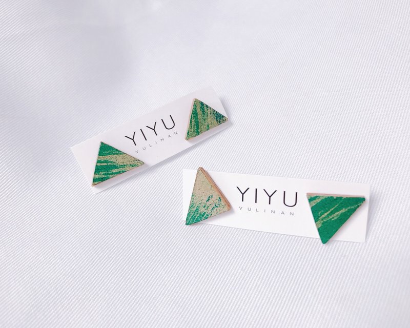 Handmade earrings leather hand dyed leather triangle earrings - Earrings & Clip-ons - Genuine Leather Green