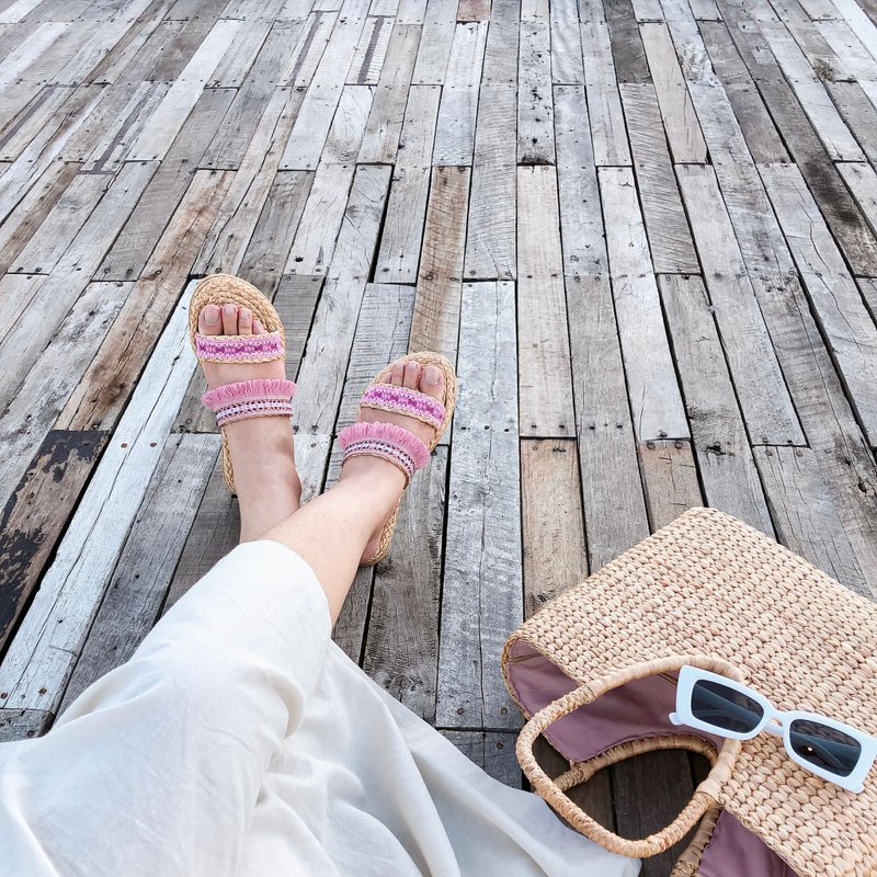 Slip on Straw sandals with pink trims - Slippers - Plants & Flowers Pink