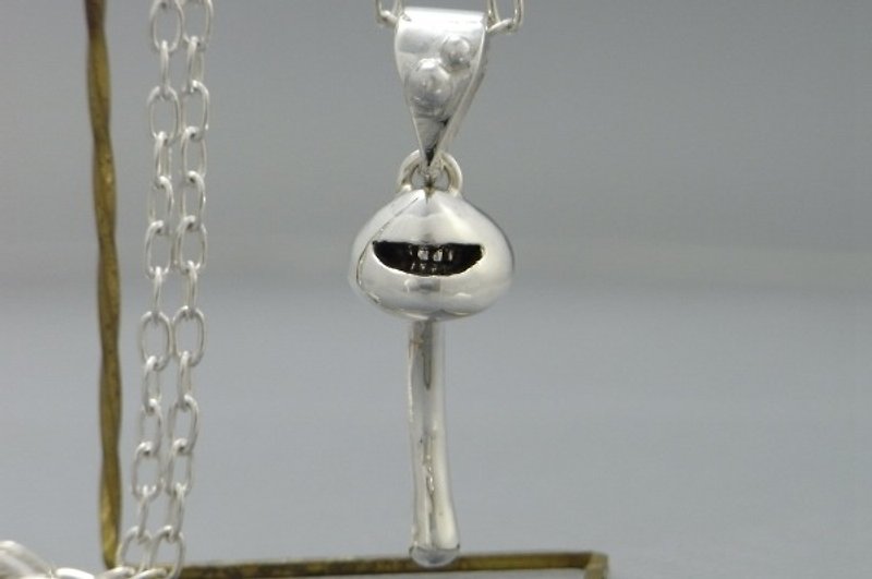 smile mushroom pendant nano (s_m-P.20) ( 菌 毒菌 毒蘑 毒蕈 微笑 銀 垂饰 颈链 项链 ) - Necklaces - Sterling Silver Silver