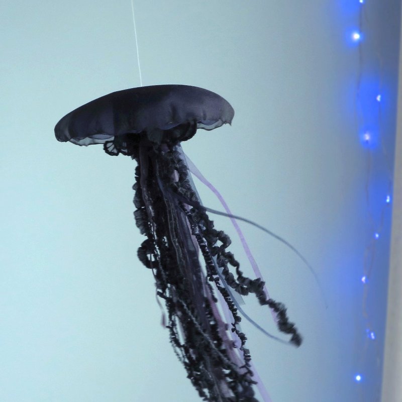 (Until September 30) Jellyfish Mobile (size:M / Black)1pc (Limited Reservation - ตกแต่งผนัง - วัสดุอื่นๆ สีดำ