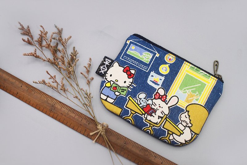 Ping Le Small Wallet - Kitty Little Teacher, Japan Sanrio Genuine Cloth - กระเป๋าสตางค์ - ผ้าฝ้าย/ผ้าลินิน สีน้ำเงิน