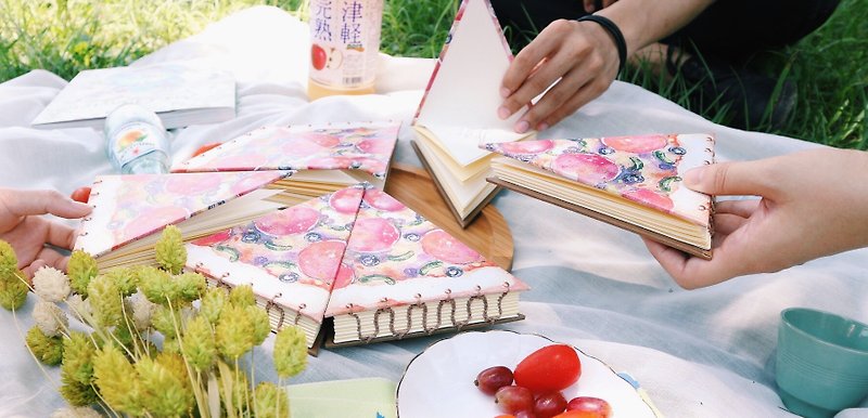 Miss crocodile ﹝ salami pizza ﹞ wave stitching dress handmade book - Notebooks & Journals - Paper 