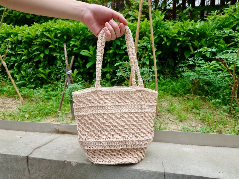 Raffia woven tote bag handle bag - กระเป๋าแมสเซนเจอร์ - ผ้าฝ้าย/ผ้าลินิน สีกากี