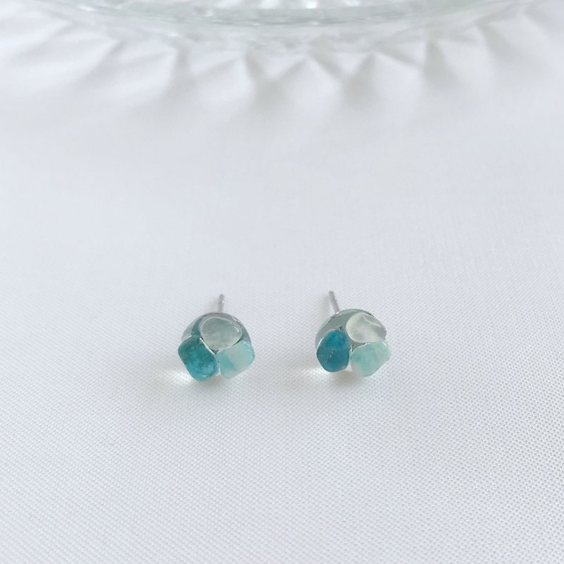 casual. Natural Tianhe Stone blue apatite grape Stone earrings anti-allergic ear needle Clip-On communication - ต่างหู - คริสตัล สีน้ำเงิน